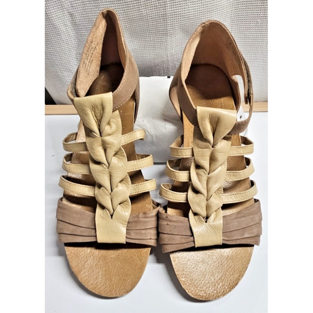 NAYA Palomi hook loop strap tan sandals leather upper Sz‎ 11M